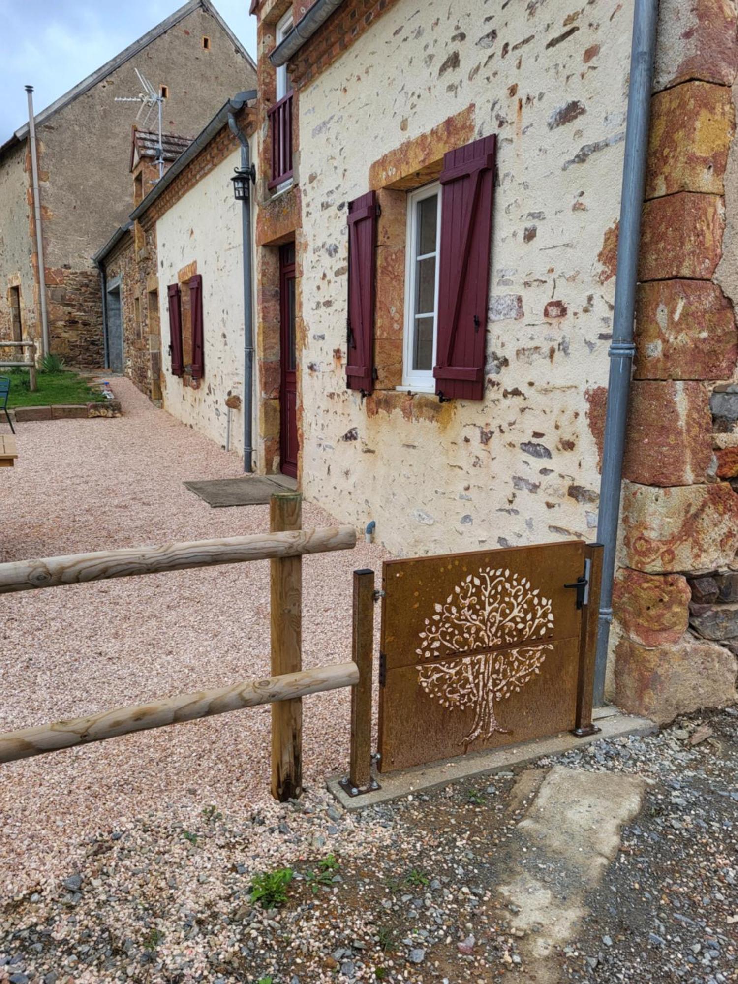 Gite Au Centre De La France Vesdun Zewnętrze zdjęcie